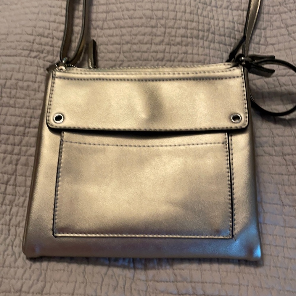 Clarks silver leather organizer crossbody bag